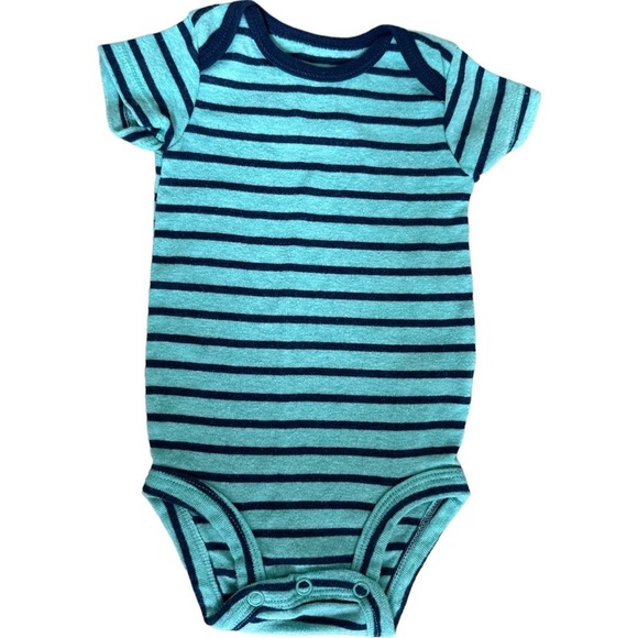 Carter’s Baby Boy 0-3m Modern Clothing Lot - Picture 3 of 9